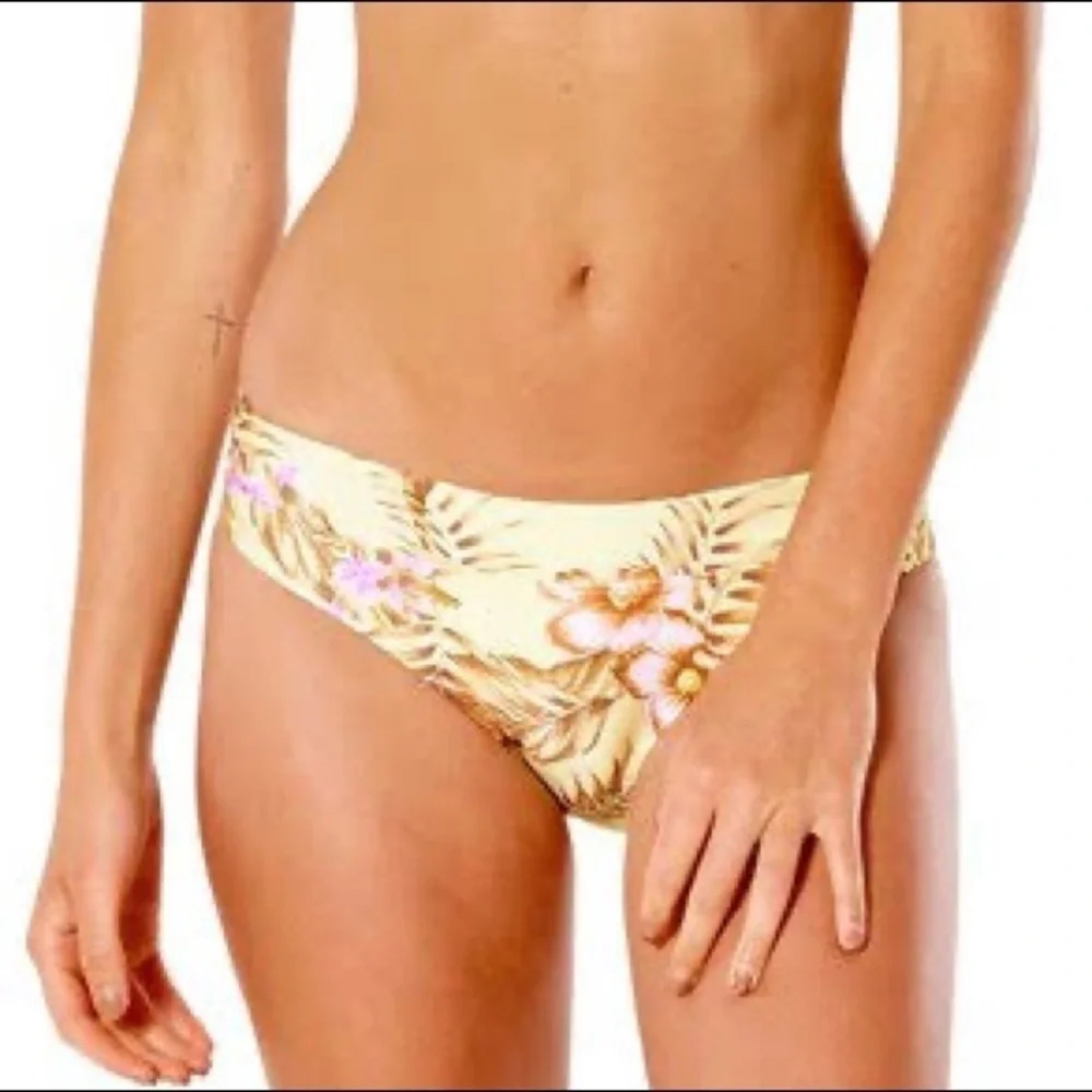 ☀️RIP CURL☀️ PLAYABELLA DEEP V PLAYABELLA CHEEKY HIPSTER BIKINI SET